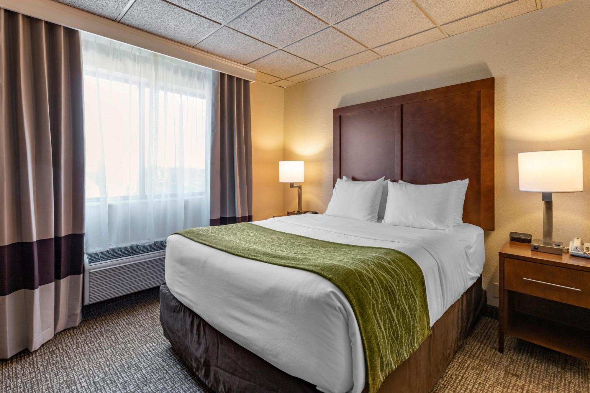 Comfort Inn & Suites Gateway To Glacier National Park Shelby Exterior foto