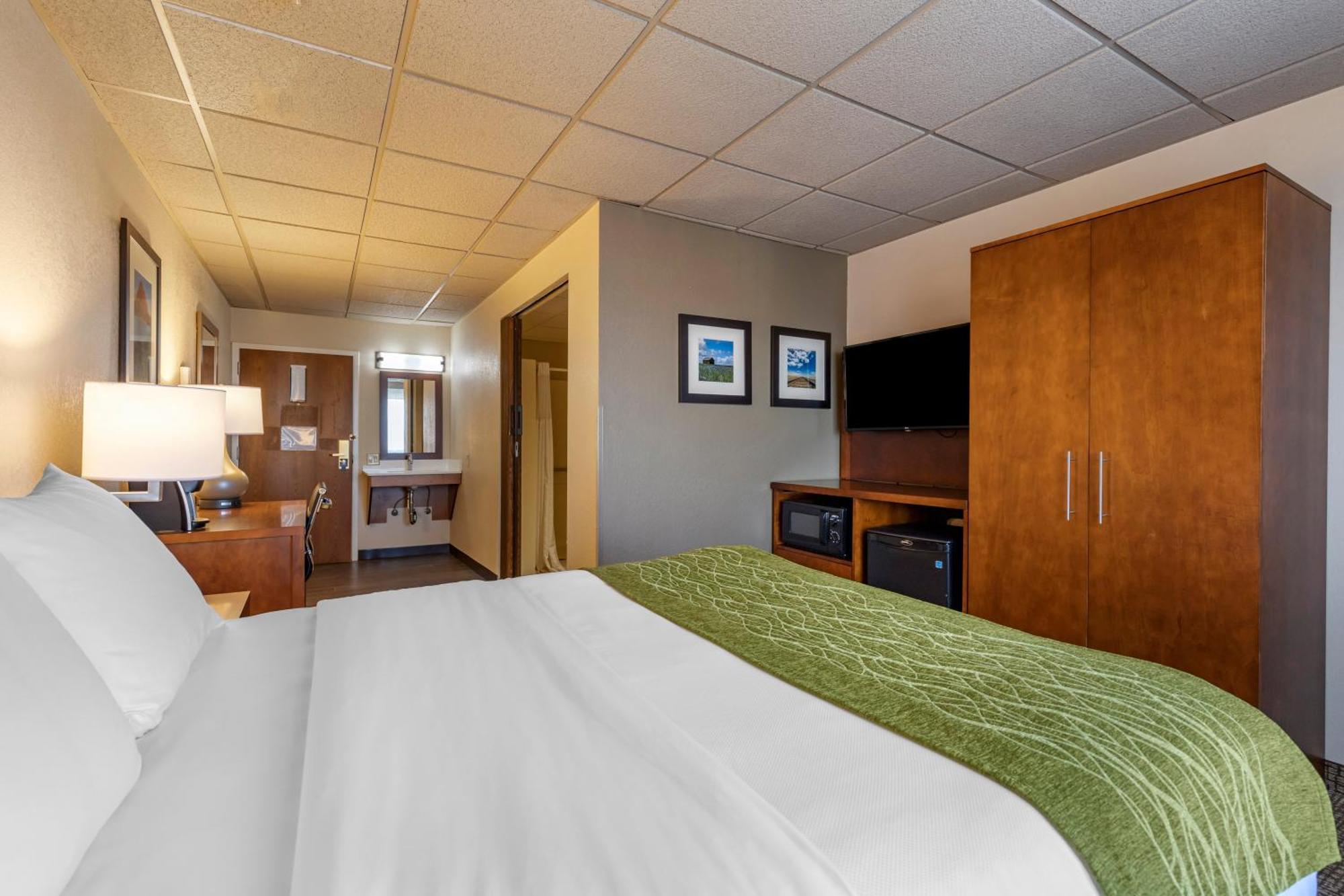 Comfort Inn & Suites Gateway To Glacier National Park Shelby Exterior foto