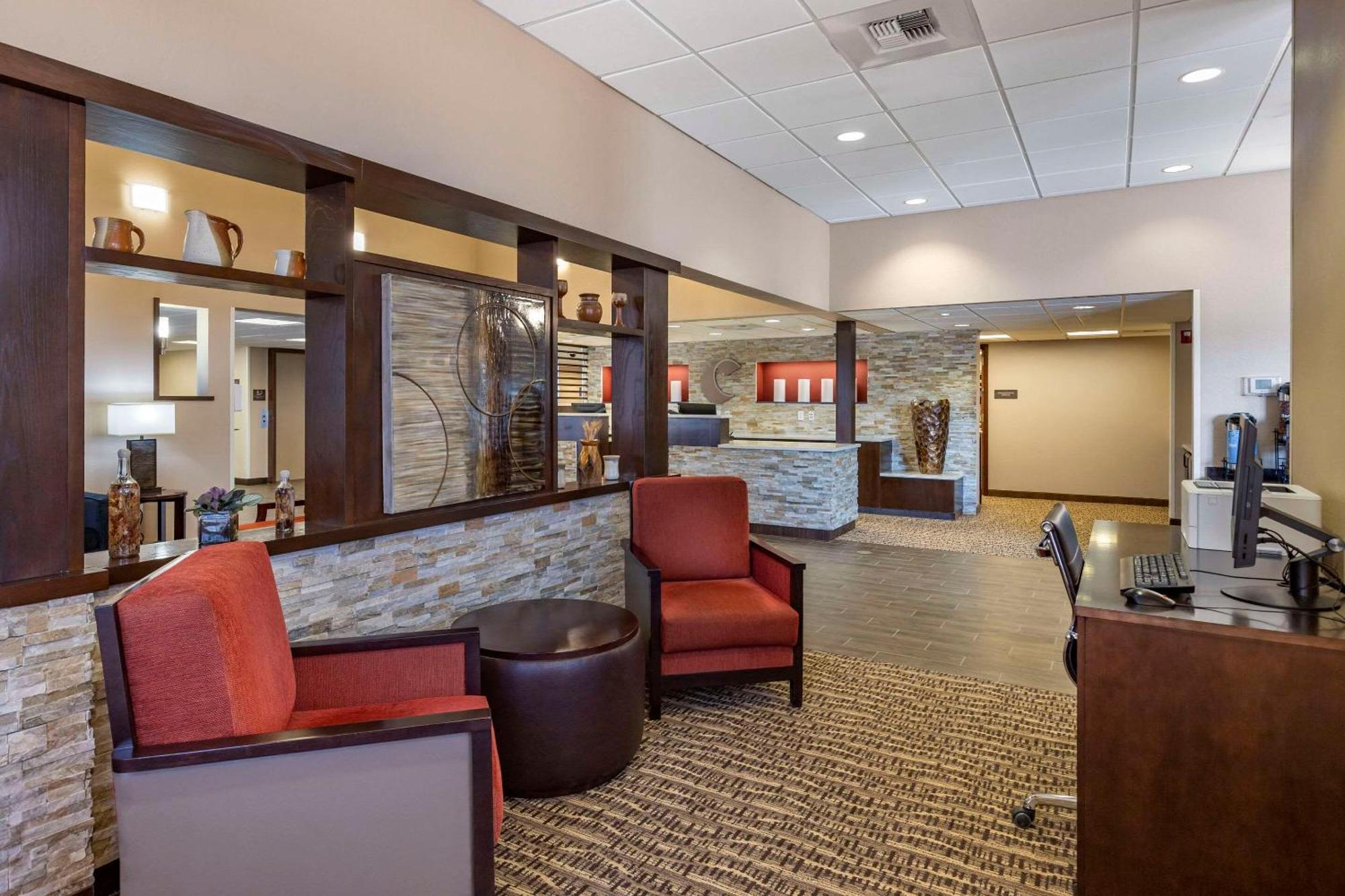Comfort Inn & Suites Gateway To Glacier National Park Shelby Exterior foto
