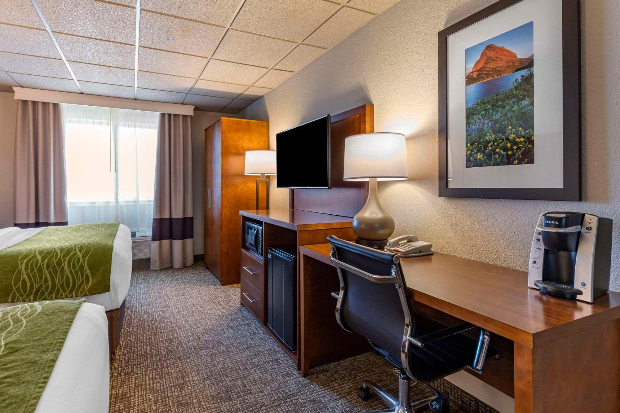 Comfort Inn & Suites Gateway To Glacier National Park Shelby Exterior foto