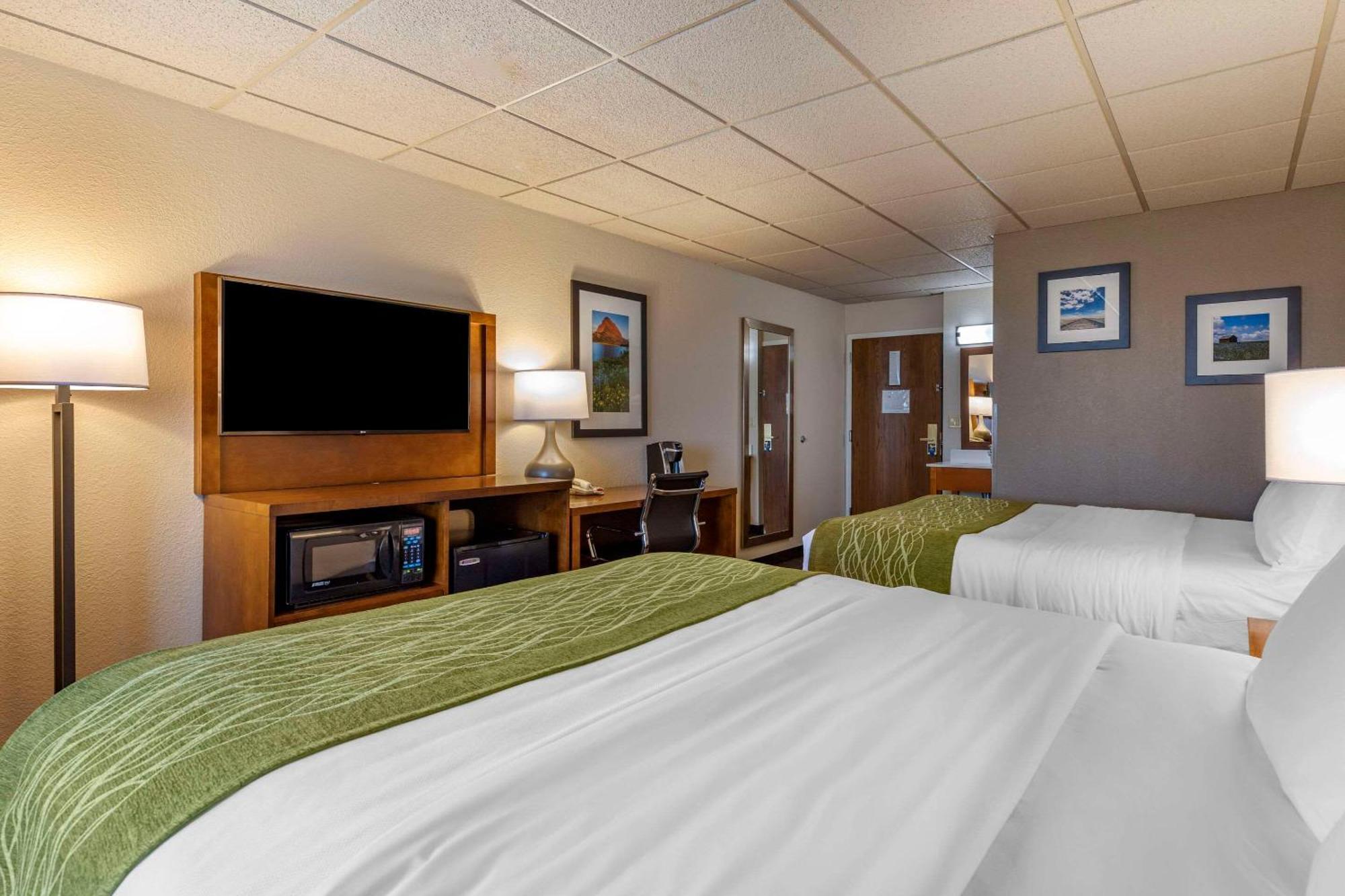 Comfort Inn & Suites Gateway To Glacier National Park Shelby Exterior foto
