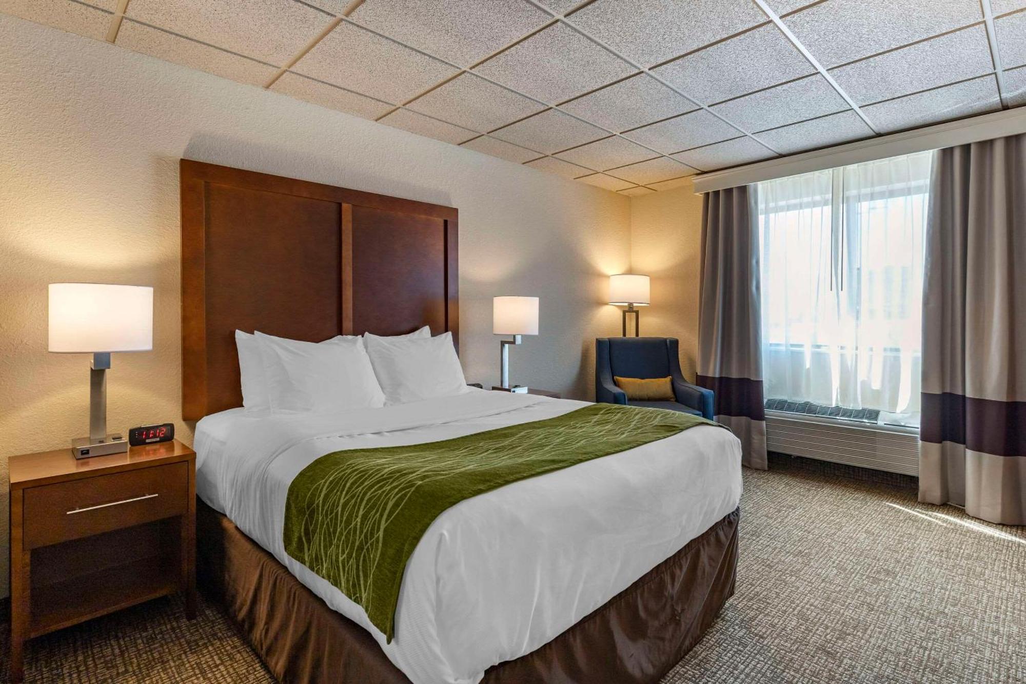 Comfort Inn & Suites Gateway To Glacier National Park Shelby Exterior foto