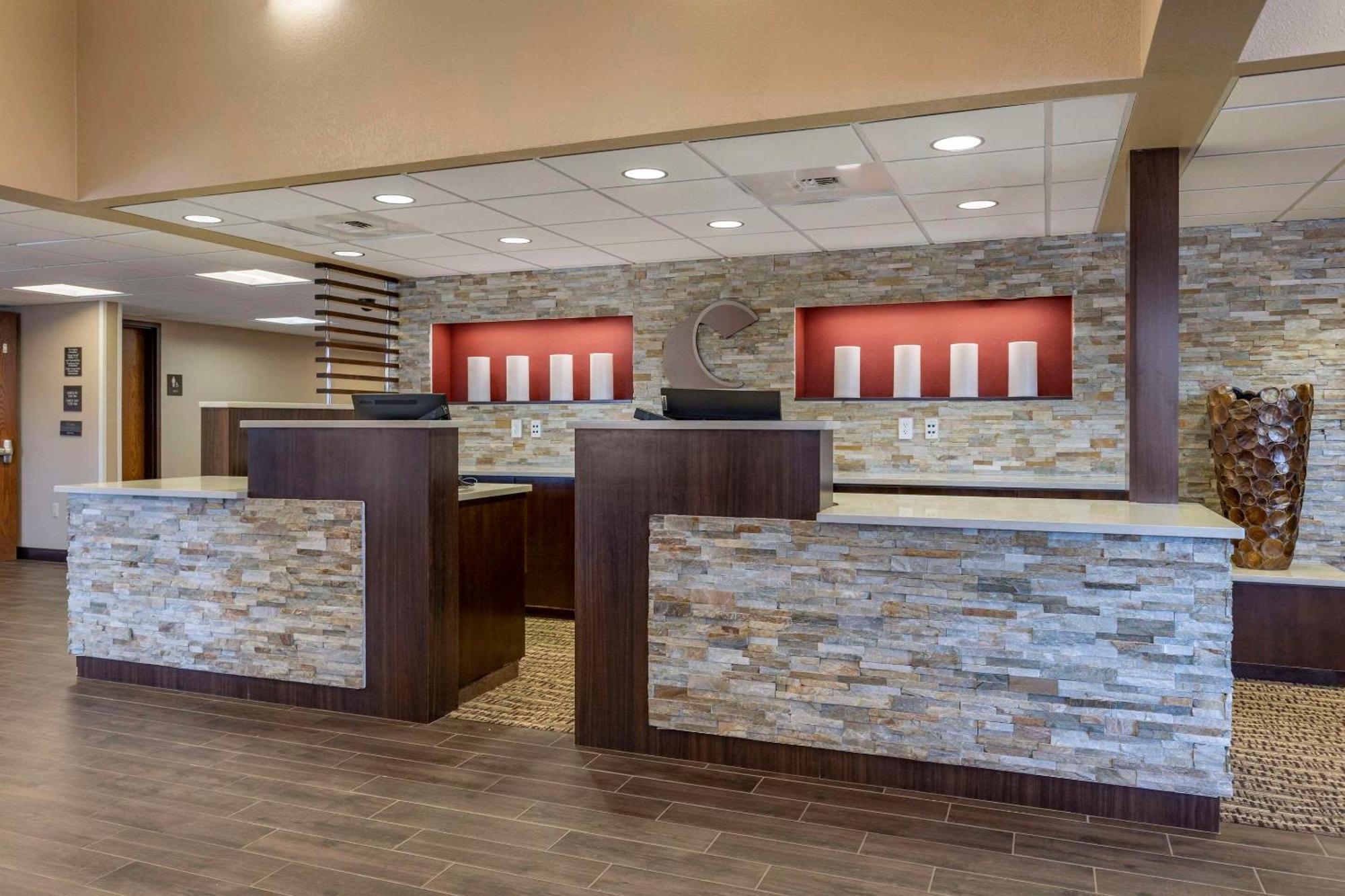 Comfort Inn & Suites Gateway To Glacier National Park Shelby Exterior foto